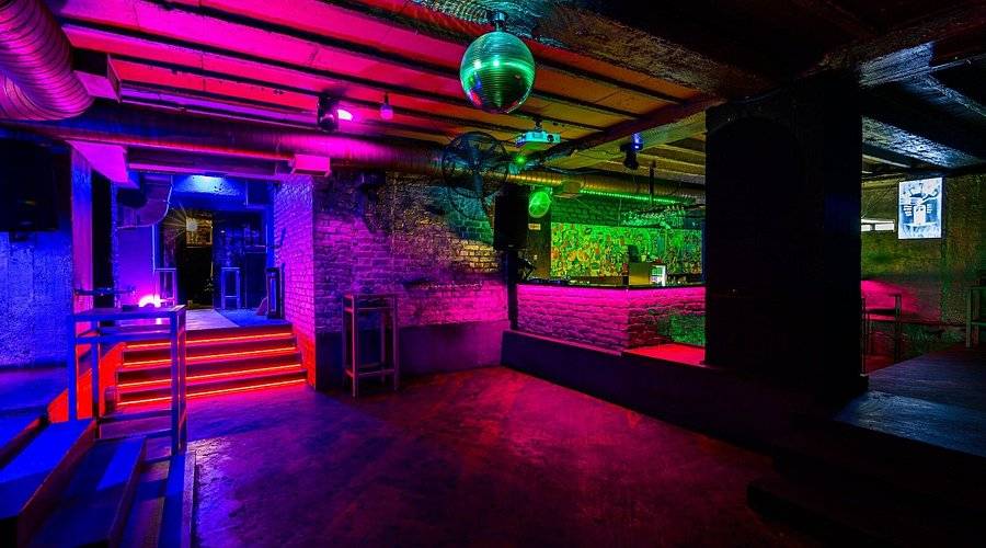 Silver & Smoke Nightclub